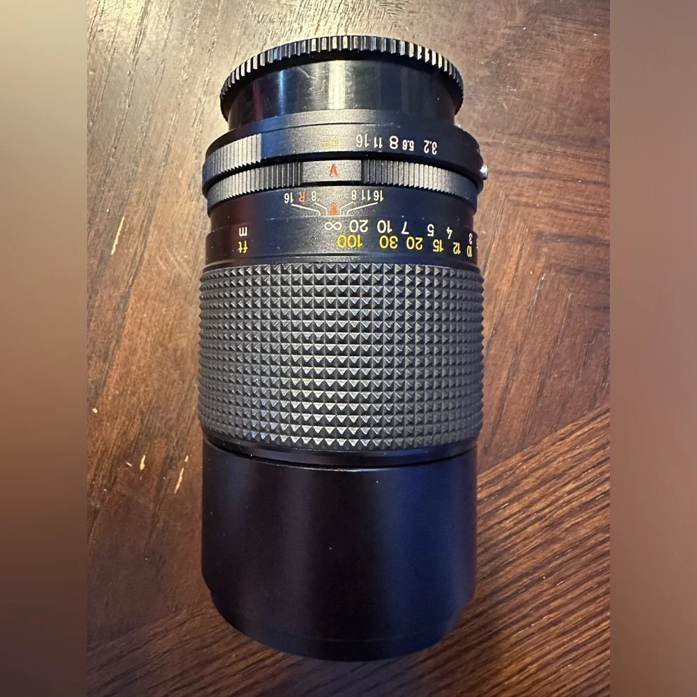 KONICA HEXANON AR 135MM F/3.2 TELEPHOTO LENS. KONICA AR MOUNT CLEAN GLASS & CASE